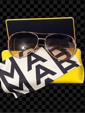 Marc Jacobs Rose gold aviator w/coa